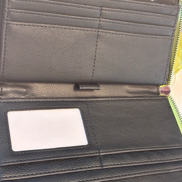 Steve Madden Lime Green Women's Wallet - Picture 4 of 9